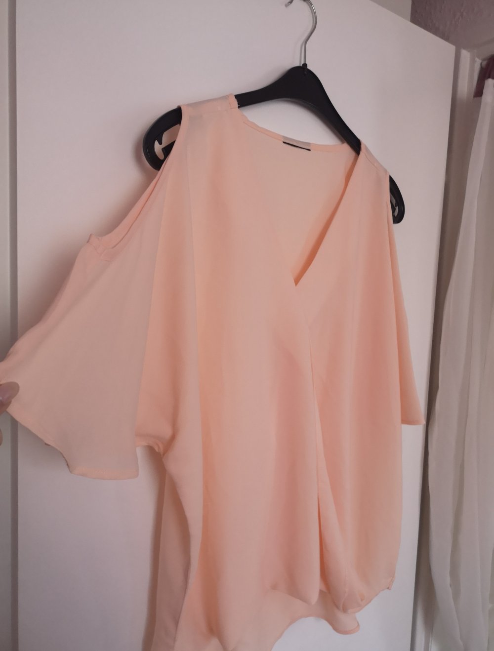 Bluse mit Cut Outs