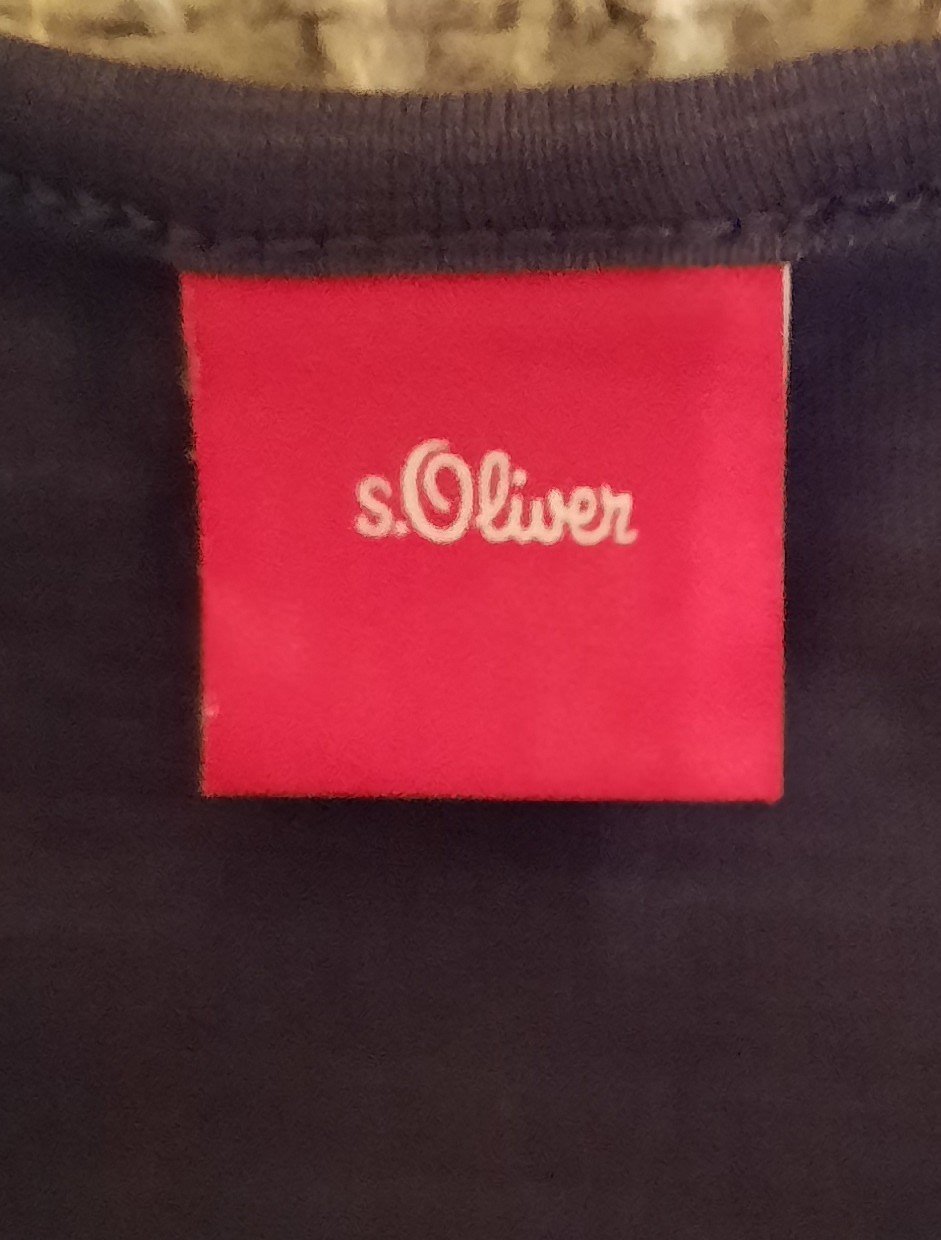 marineblaues T-Shirt, 5€