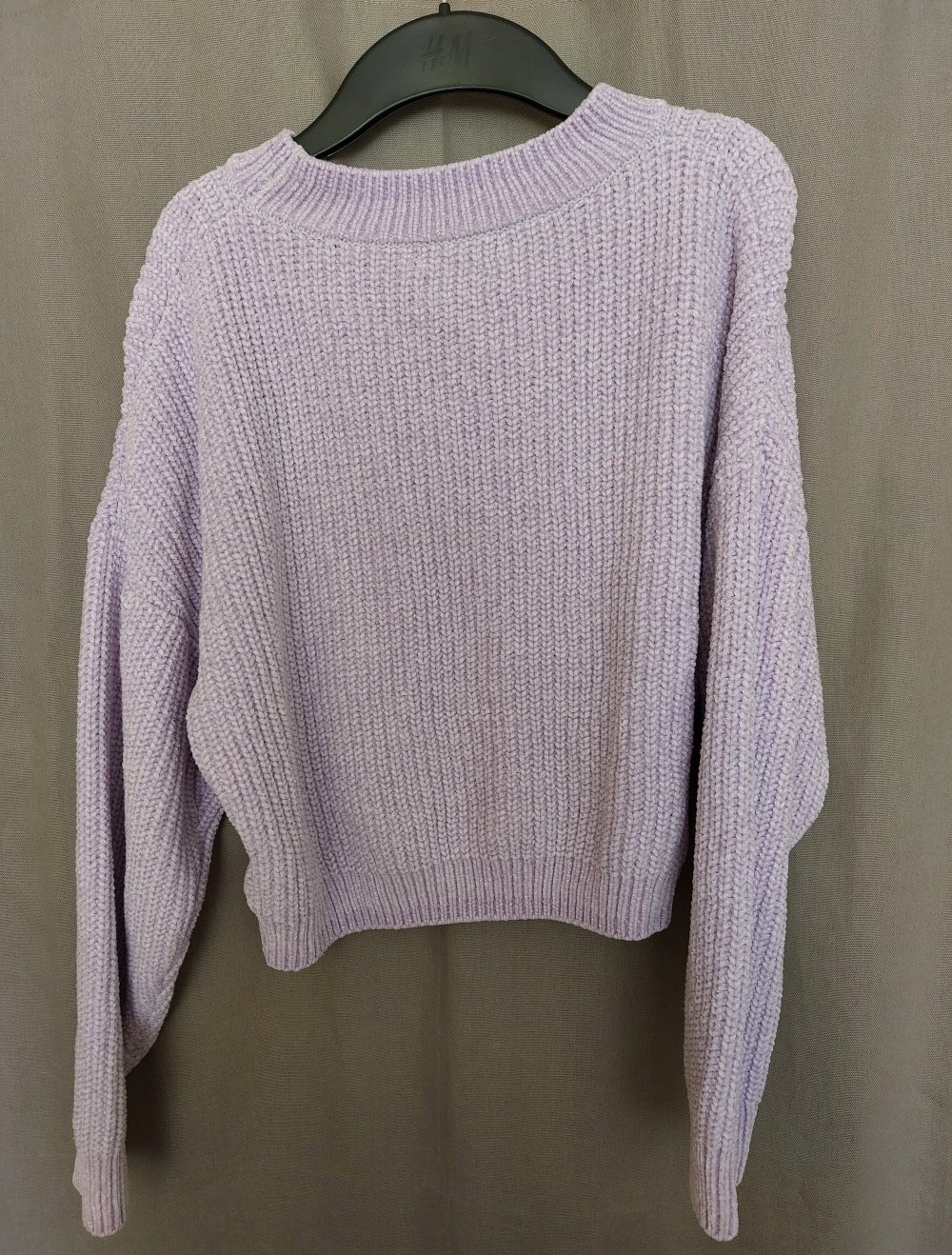 lila Wollpullover; 5€
