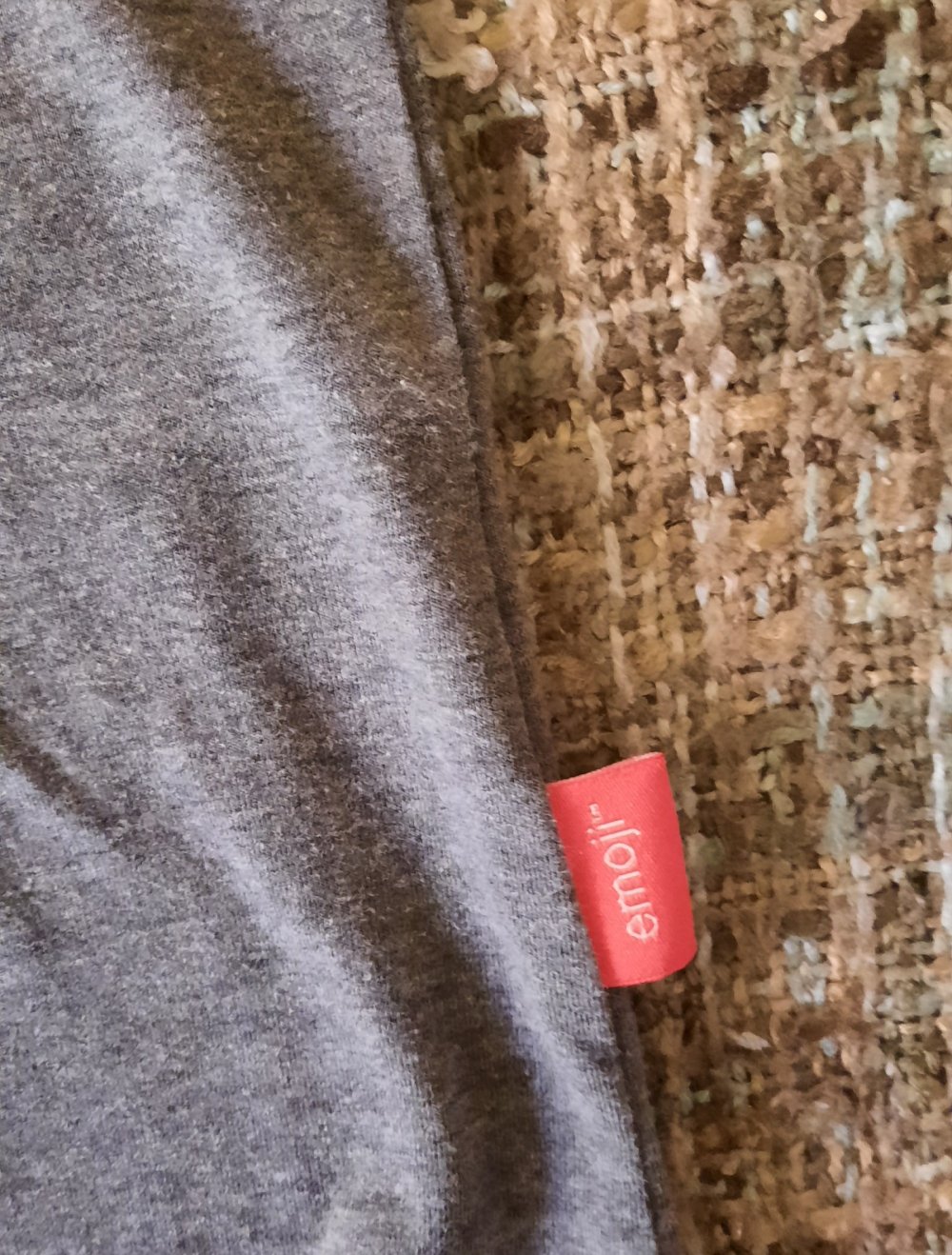 graues Langarmshirt; 3€