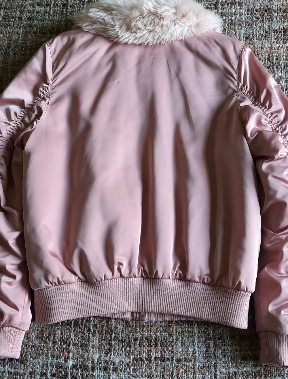 altrosa Jacke mit Kragen; 10€