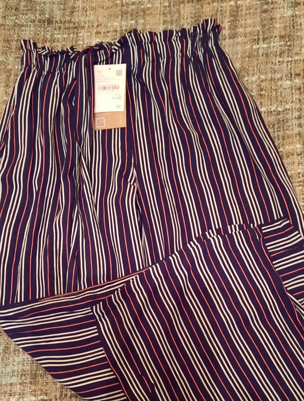längsgestreifte dünne Stoffhose, 8€