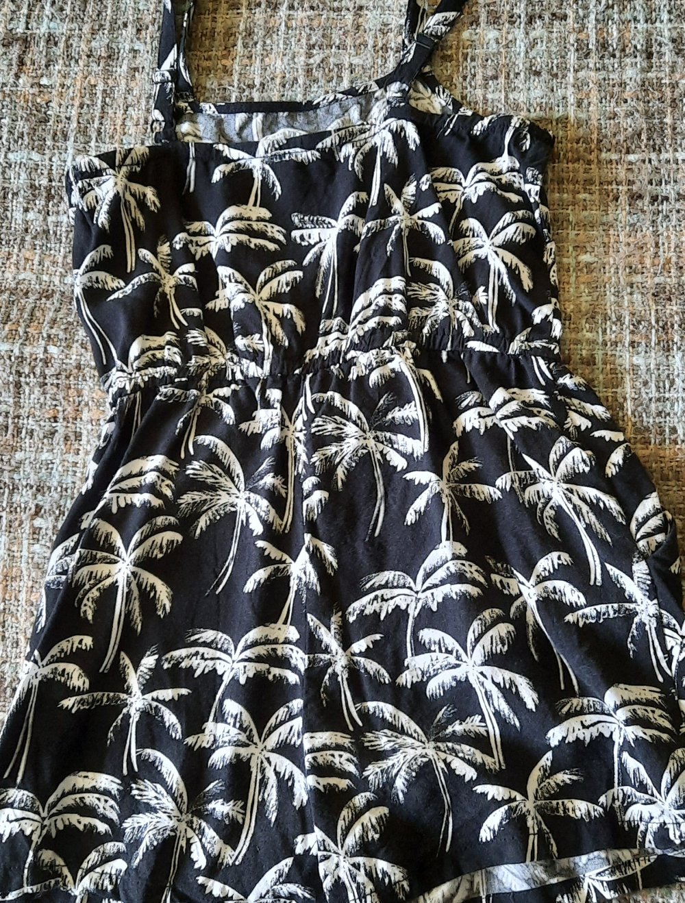 kurzer Jumpsuites; 5€