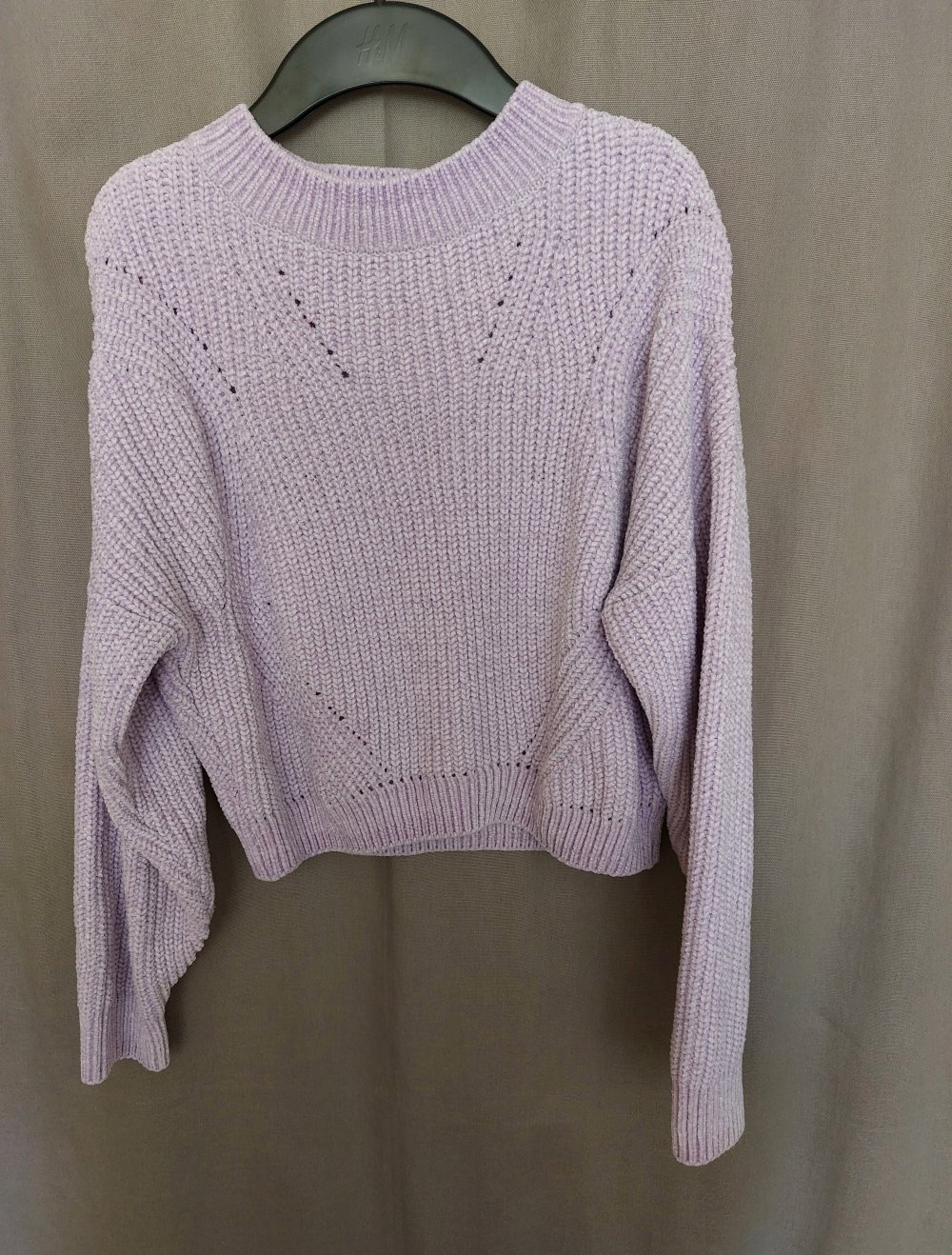 lila Wollpullover; 5€