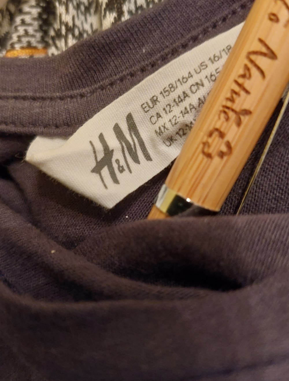 braunes langärmliges T-Shirt, 5€