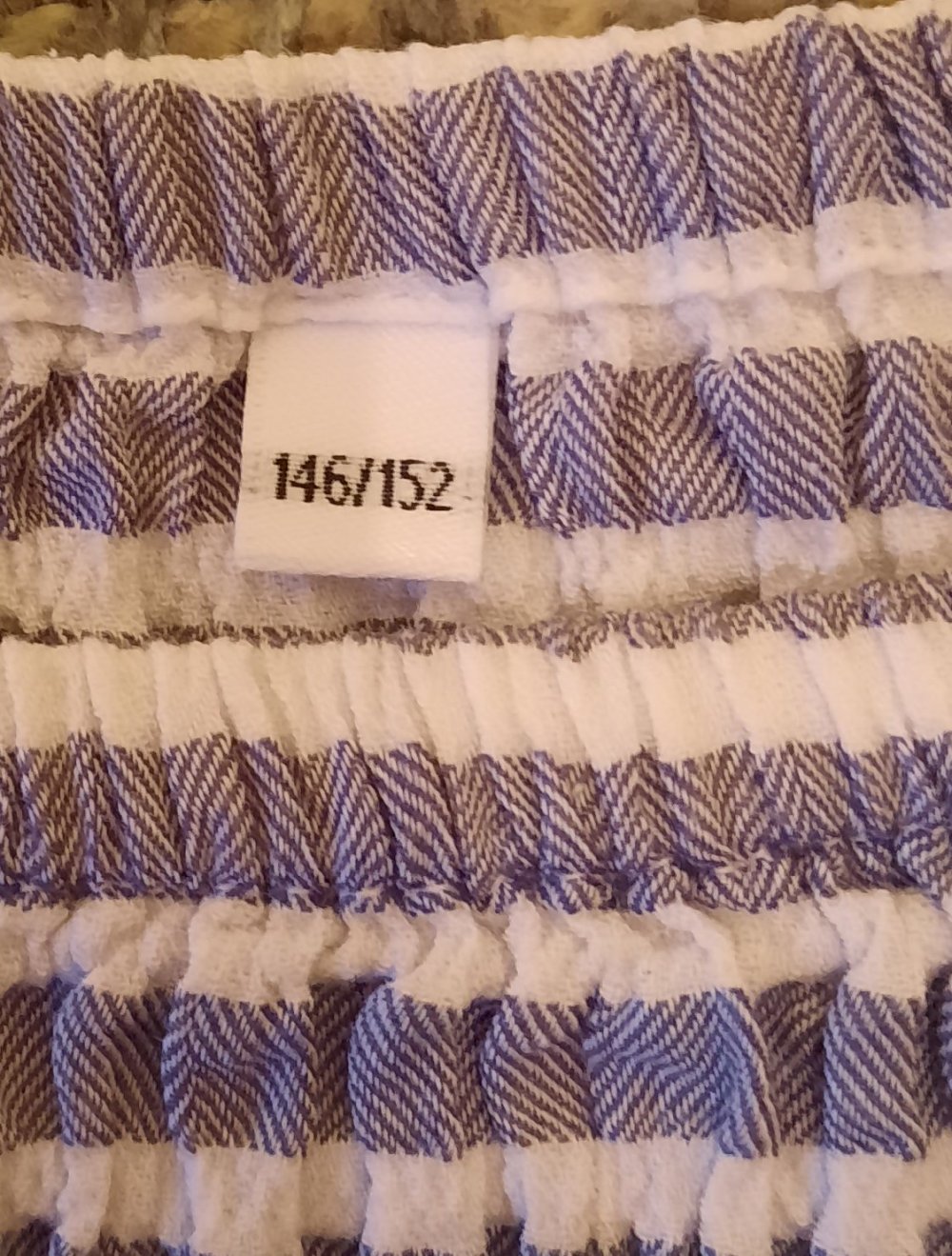 gestreifte halbärmlige Bluse; 4€