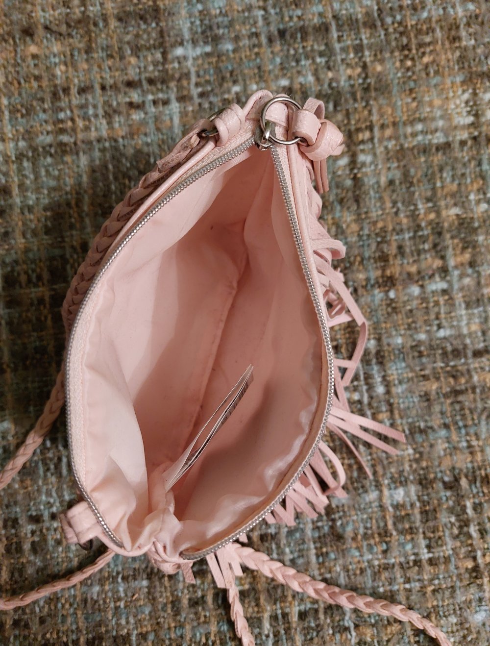 rosa Kinder - Fransenhandtasche; 4€