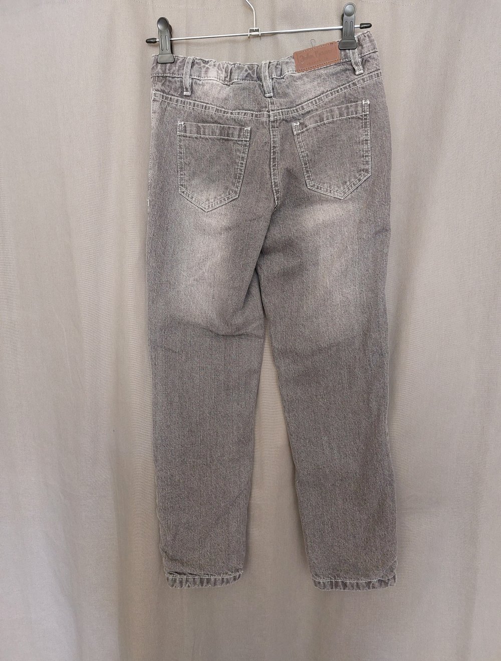 graue Thermojeans; 8€