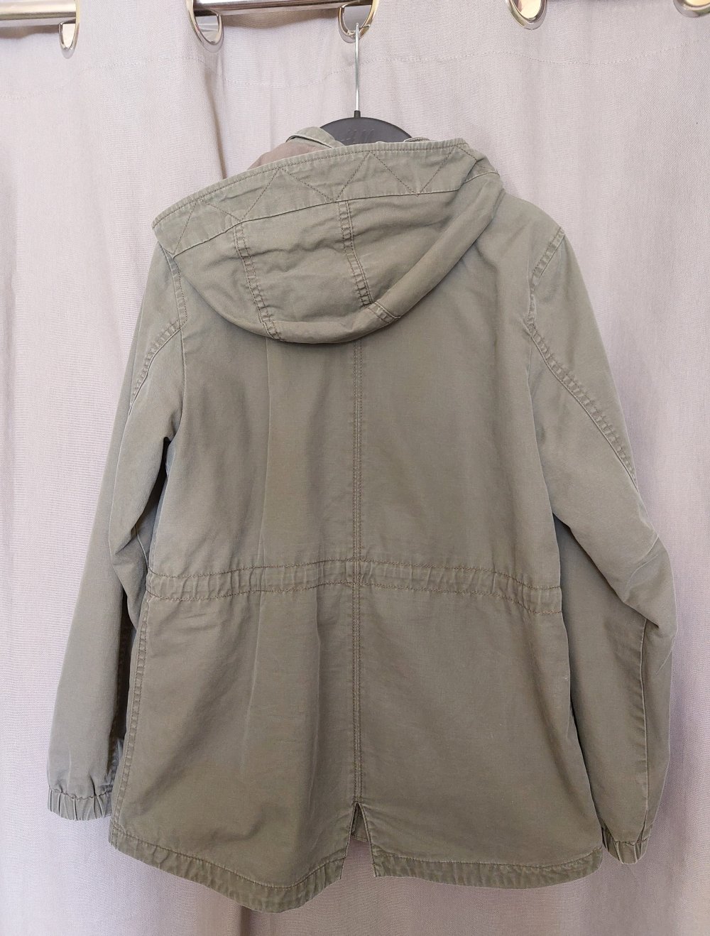khakifarbener Parka; 10€