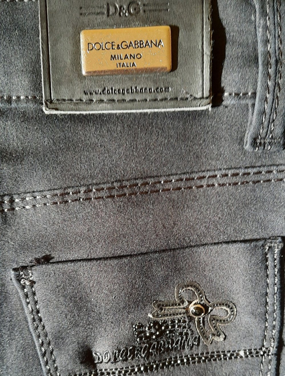 schwarze Jeans; 8€