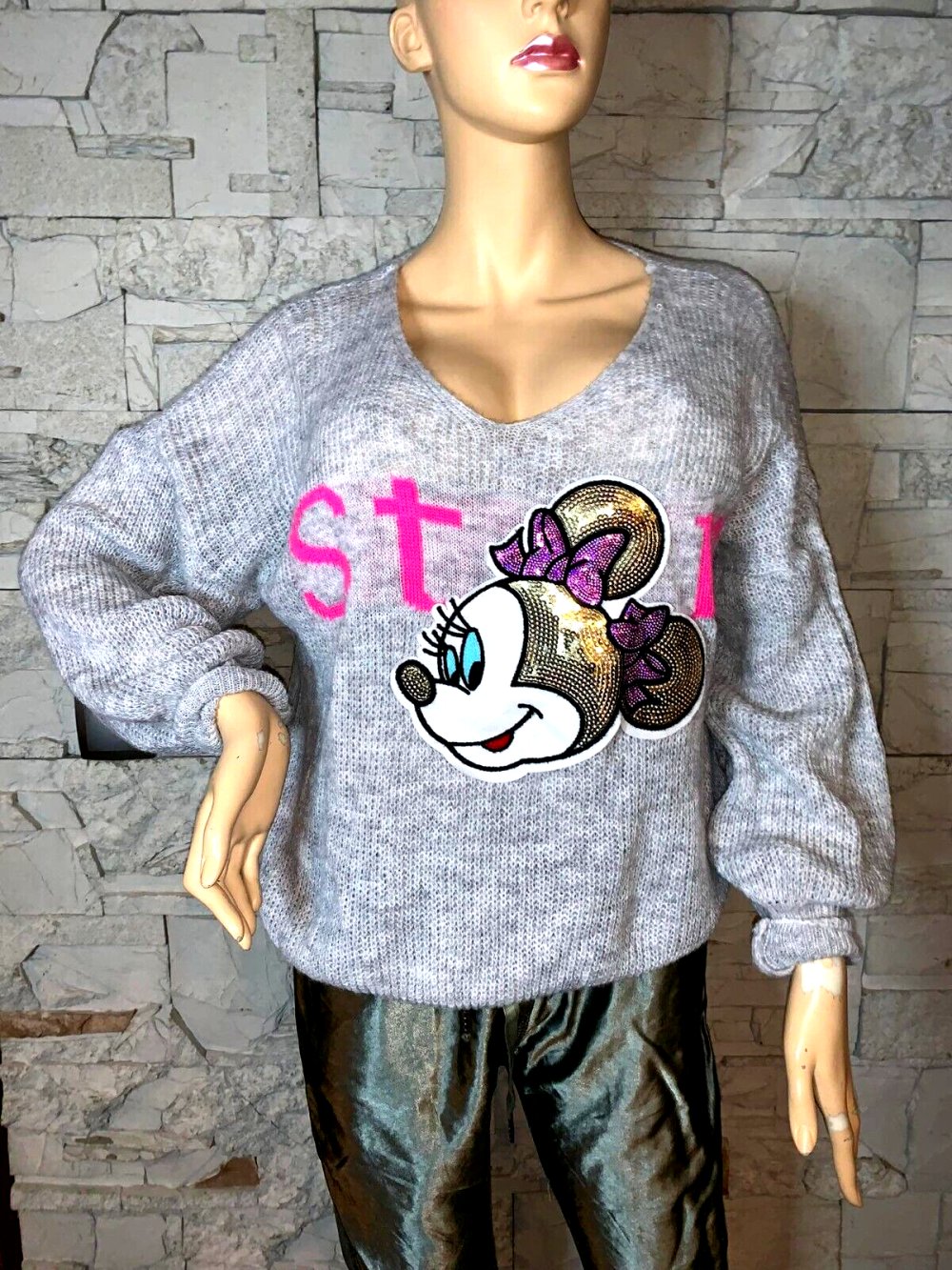 Made in Italy Pullover Bluse  in gr 38-46  Farbe Grau  Motiv Cartoon  Paietten  Minnie