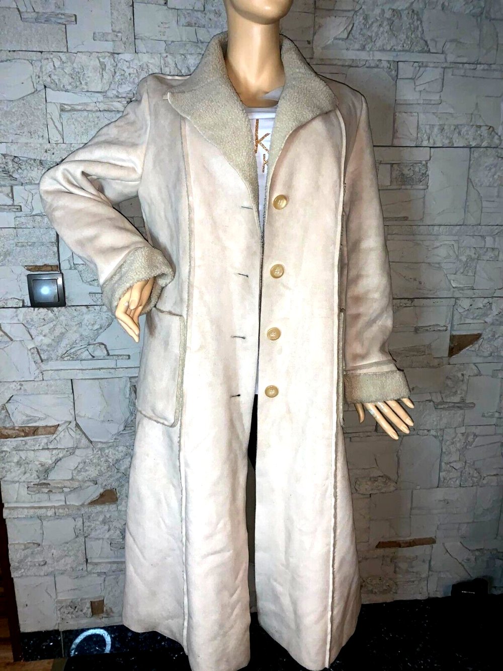 Tolle Orwell Winter Mantel   in gr 42  Farbe Creme  Kragen Taschen  Gefüttert