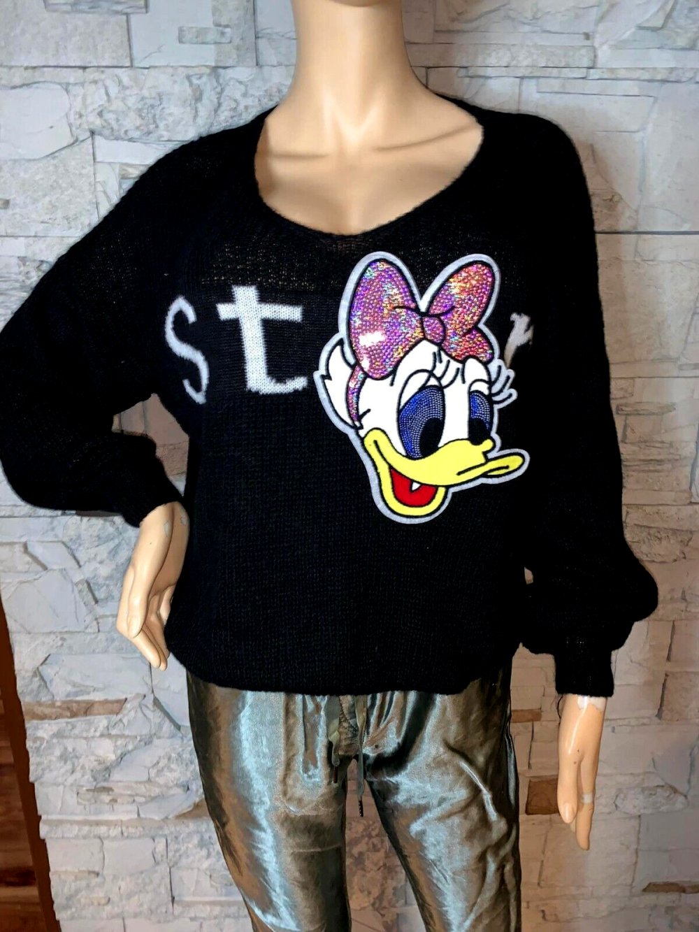 Made in Italy Pullover Bluse  in gr 38-46  Farbe Schwarz   Motiv Cartoon  Paietten 