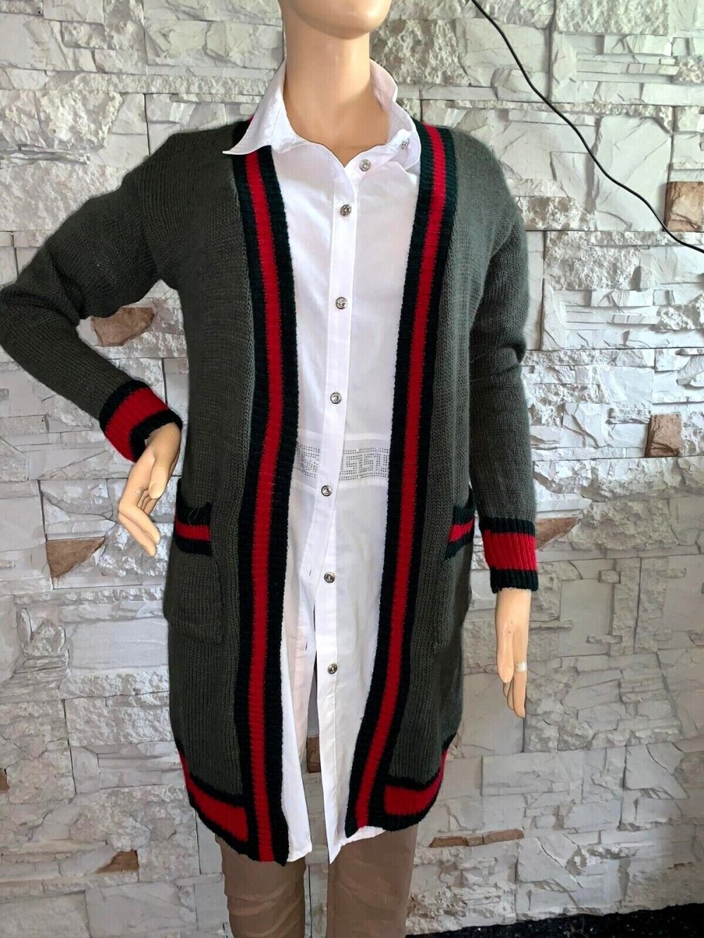 Süsse Cardigan Jacke in gr 38-42 Farbe Khaki Feinstrick AA - 57 cm Länge - 90 cm Neu Material 65% Acrylic 25% Polyester 10% Wolle