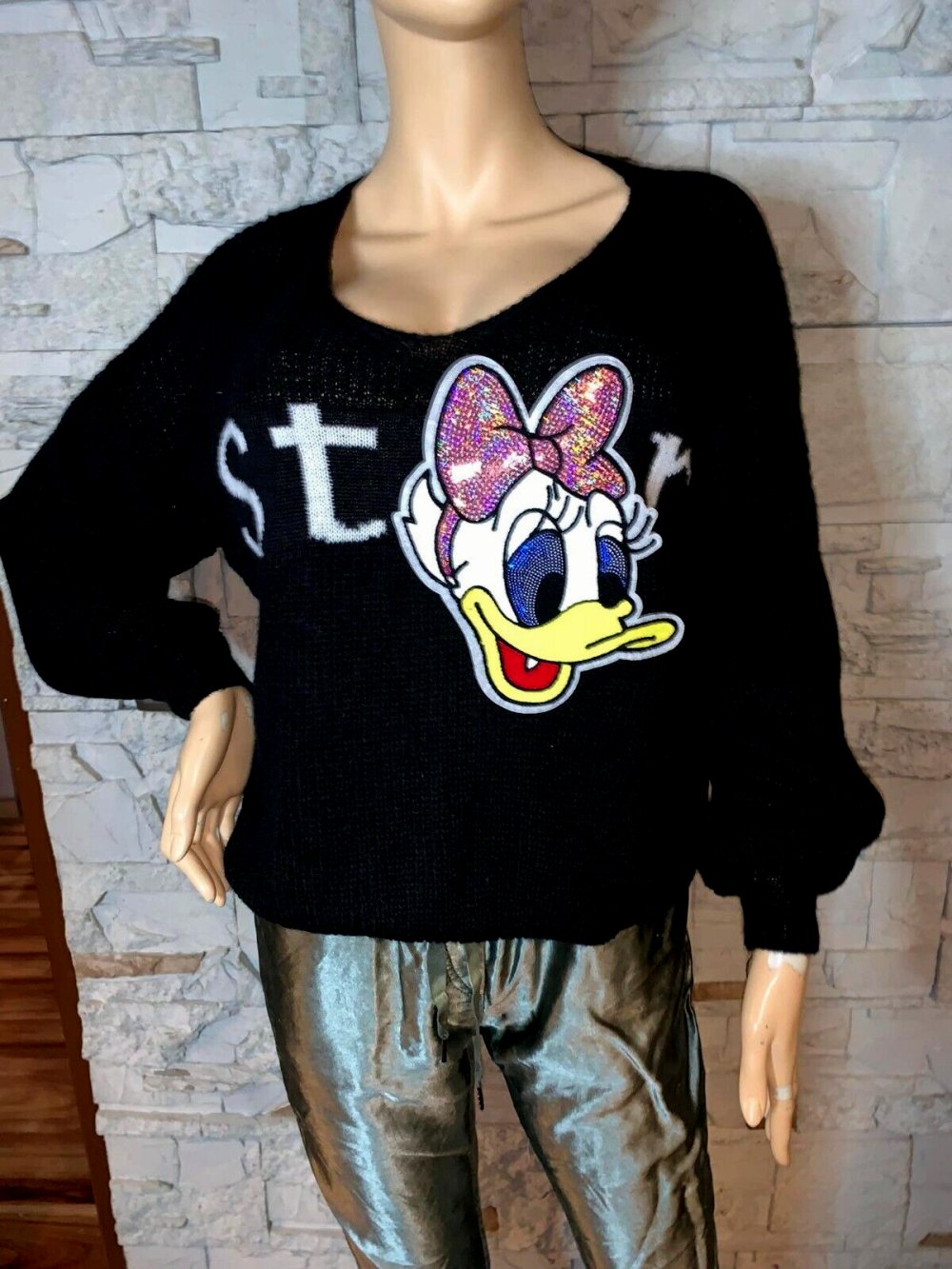 Made in Italy Pullover Bluse  in gr 38-46  Farbe Schwarz   Motiv Cartoon  Paietten 