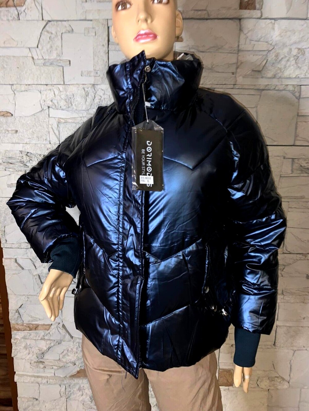 Tolle Winter Herbst Jacke  in gr L Farbe Metalic Blau Neu mit Etikett Gesteppt AA - 57 cm Länge 64 cm  Material Polyestermischung 