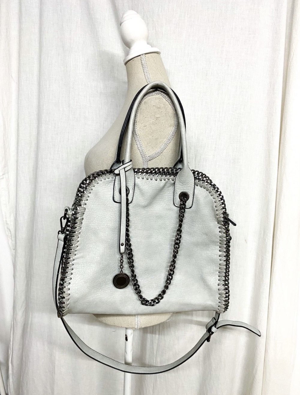 Creme Graue Leder Hand Tasche mit Ketten Details