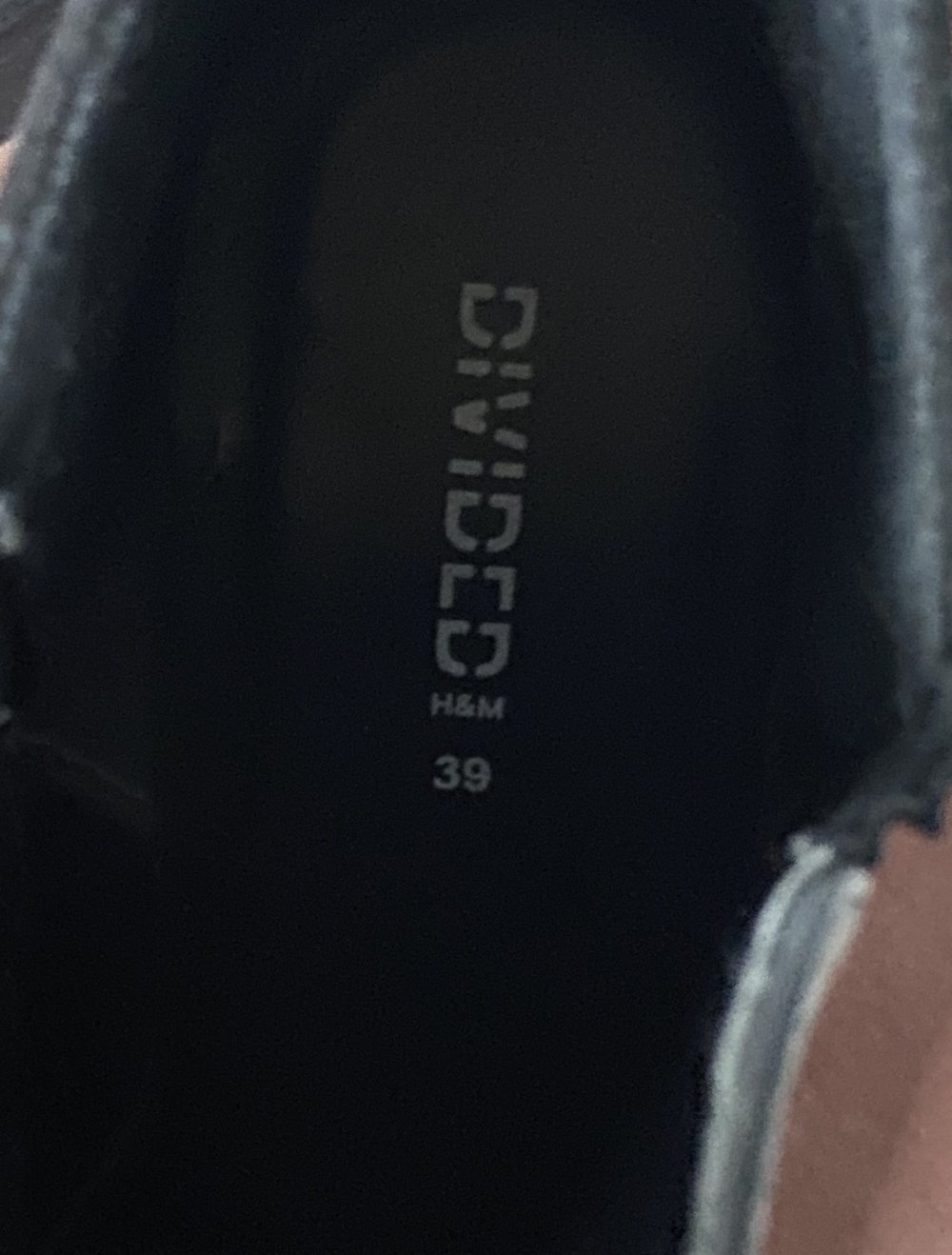 Schwarze Stiefelletten mit Blockabsatz