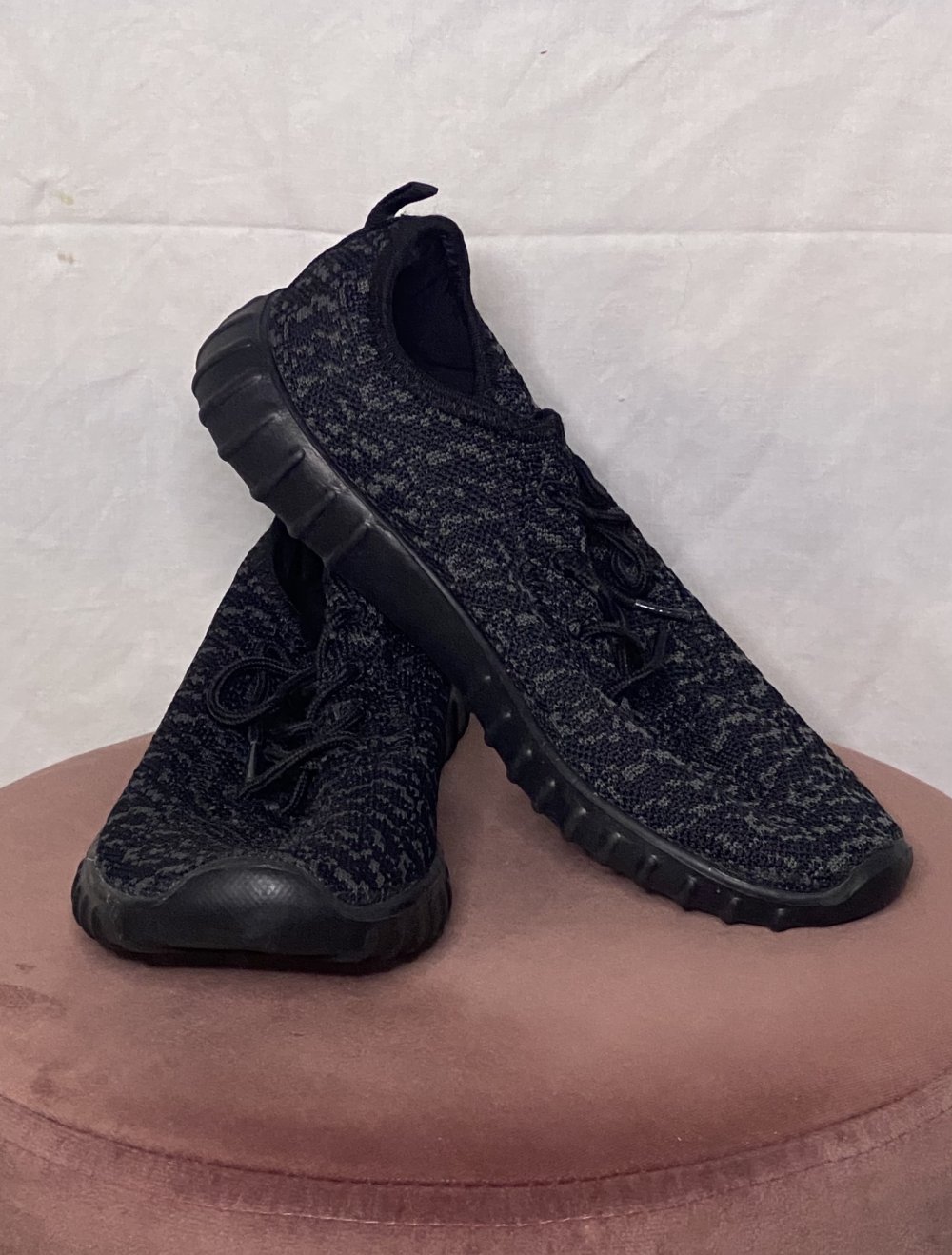 Schwarz Grau Gemusterte Turnschuhe