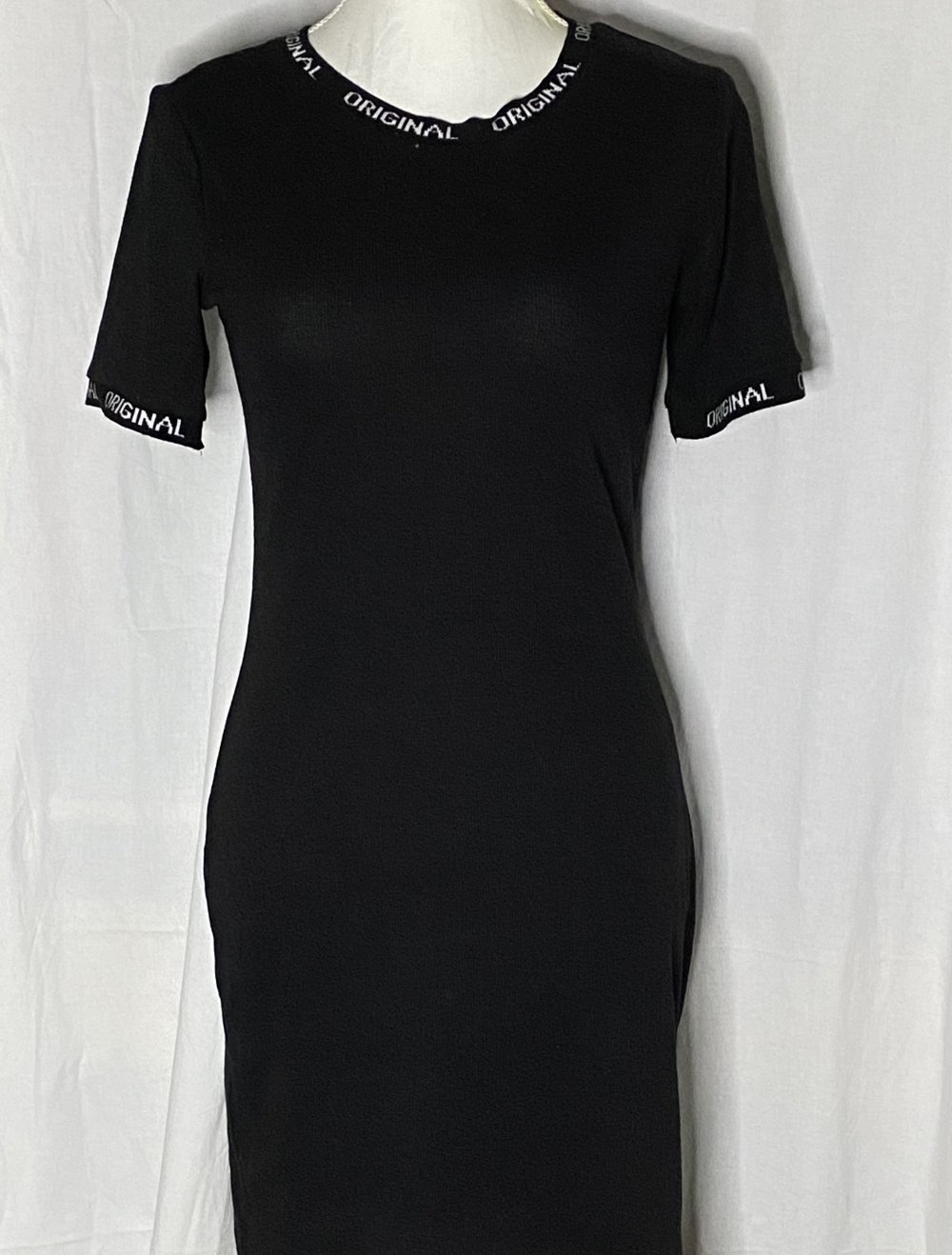 Schwarz Geripptes Etui Strick Kleid mit Bund Details