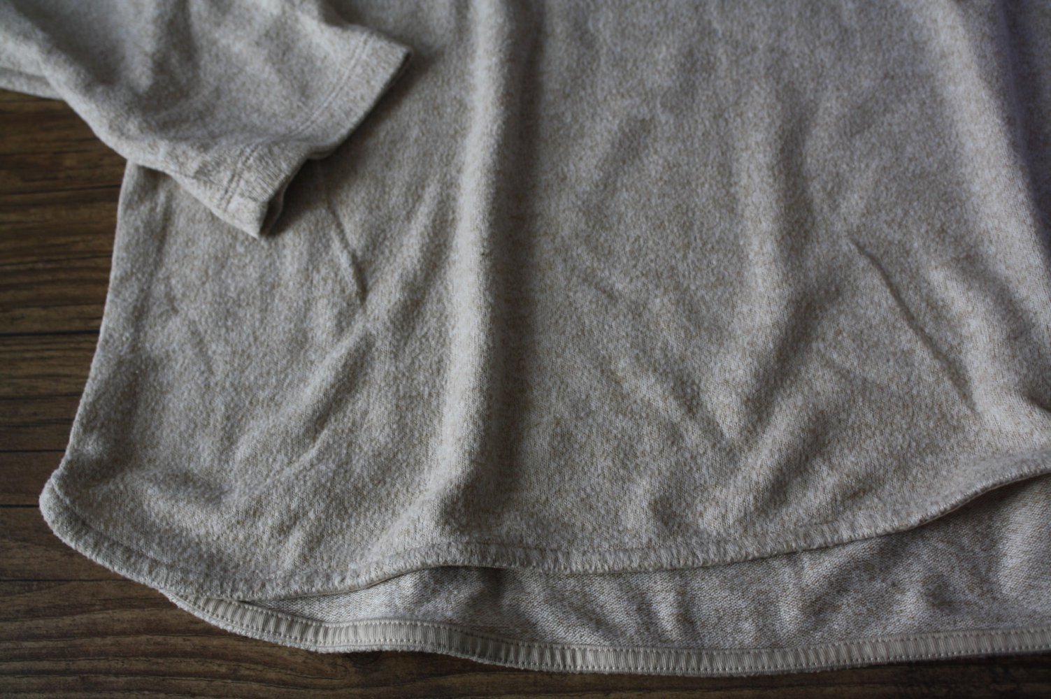 Weicher beigemelierter Pulli Feinstrick wie neu seitlichrund  40 Vintage