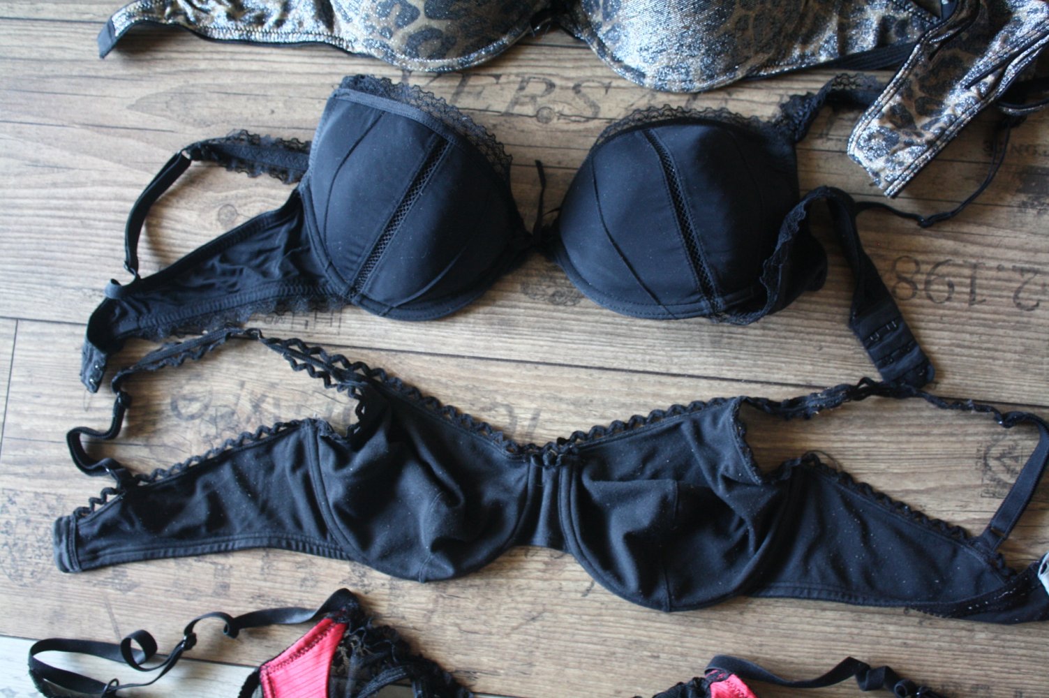  2 BHS Gepolsterte Push Up s Cup 75 C  schwarz und Leo M 38