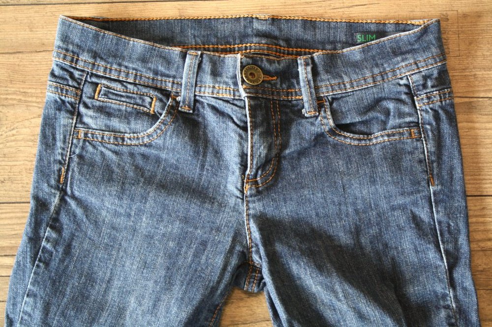 Bennetton Slim Jeans Blue Jeans W 27 Jeans Xs 34 36 am Bein leicht geschlitzt