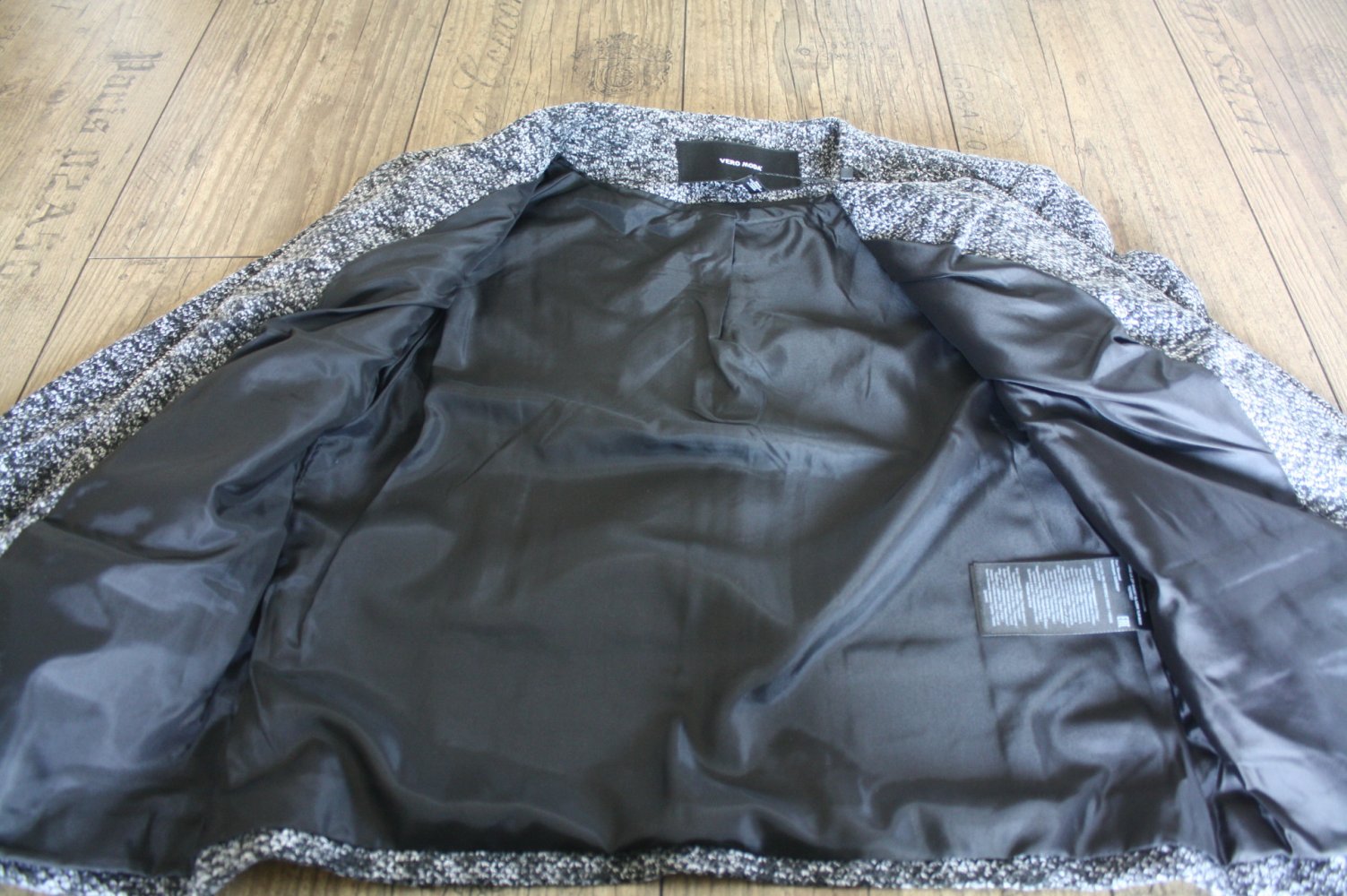 Schöner Blazer von Vero Moda Medium Grey Melange in Grösse 38 40 Neu mit Etikett Kurzjacke 