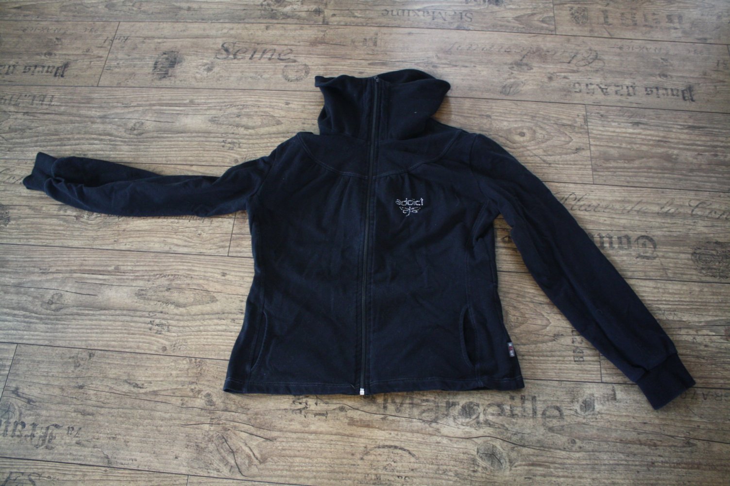 Schwarze Jacke Sweatjacke Hoody Jerseyjacke Addict Weste S M 36 38 Tailliert 