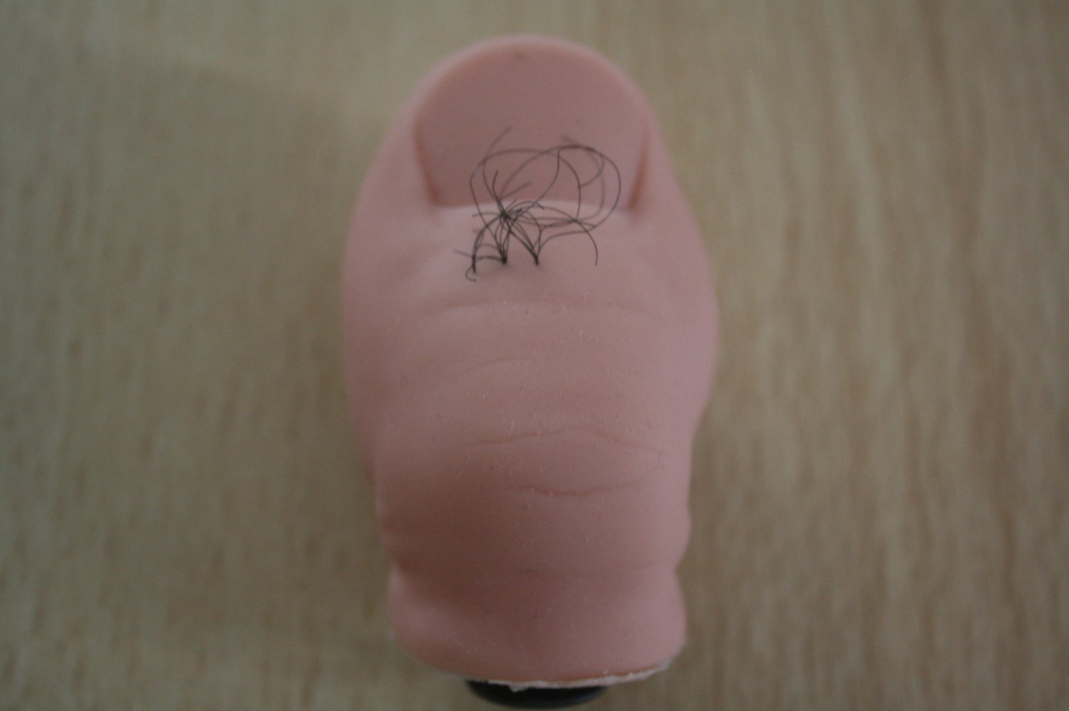 Crocs Anstecker Jibbitz Zehe Zeh mit Haaren Fuss Finger mit Haaren Daumen mit Haaren behaarter Finger Zehe für Crocs