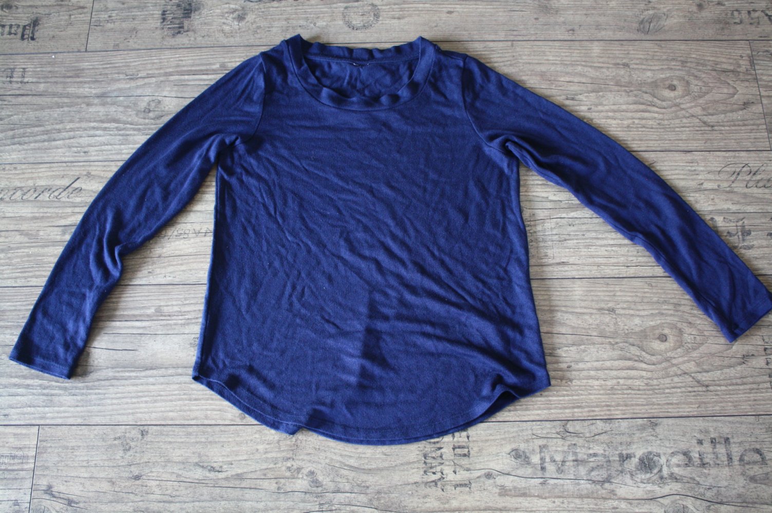 Gina Tricot leichter Strickpulli Strickpullover Langarm blau unten rund abgerundet M 38 40