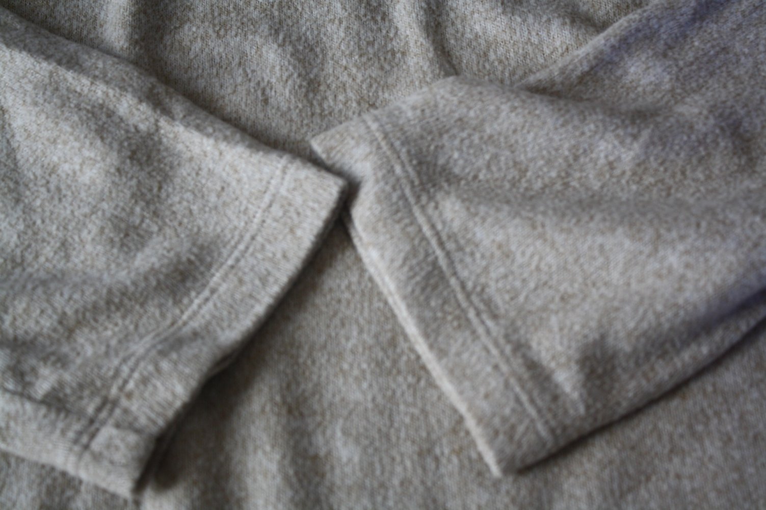 Weicher beigemelierter Pulli Feinstrick wie neu seitlichrund  40 Vintage