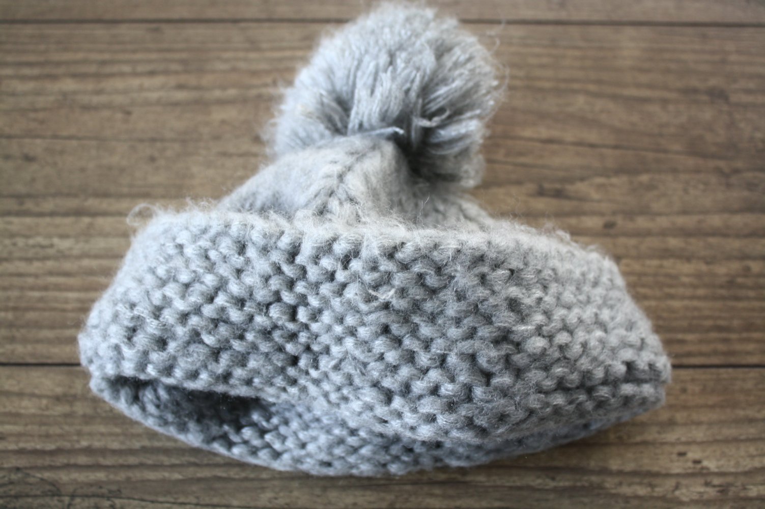 Damen Strickmütze Bommelmütze Grobstrickmütze superweich Flausch neuwertig grau Wintermütze 