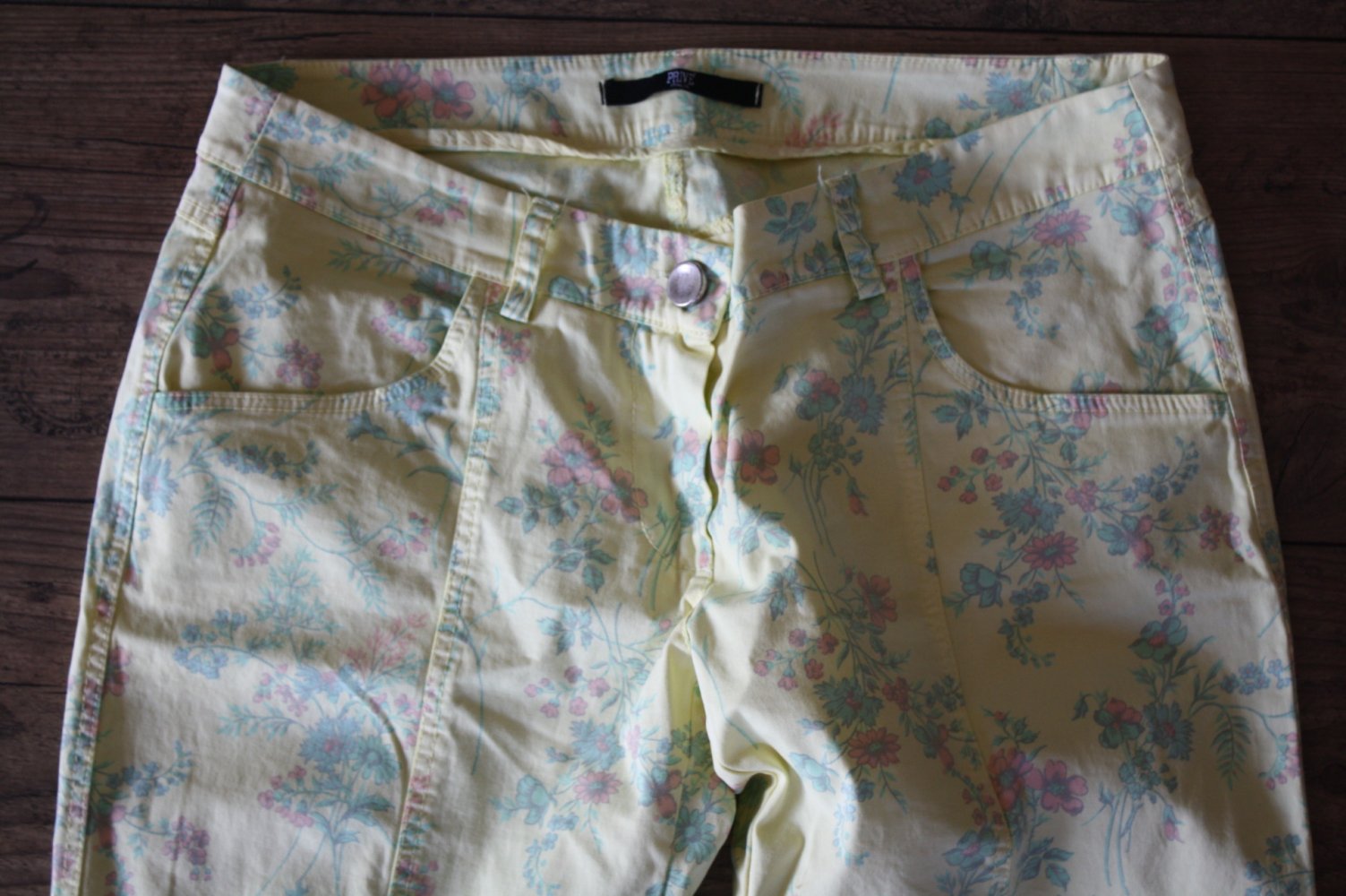 Prive made in Italy Sommerhose Blumenhose geblümte Hose Bunte Hose Jeanshose mit Blumen geblümte Jeanshose 38-40