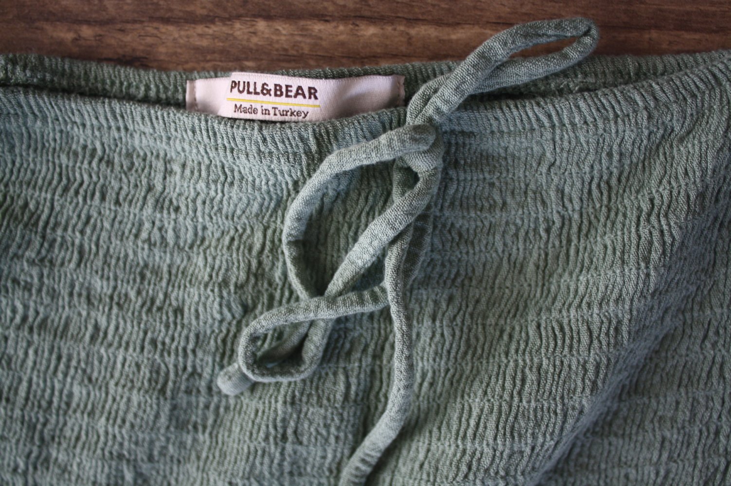 Pull&Bear hellgrünes Top gesmokt Crop Cropped Sommertop Shirt kurzes Croptop 36-38 gesmoktes Top