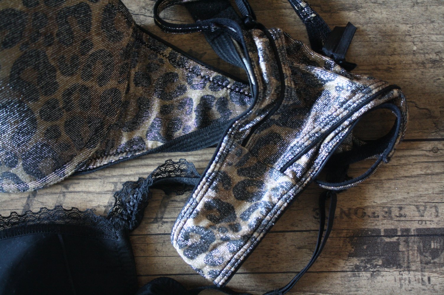  2 BHS Gepolsterte Push Up s Cup 75 C  schwarz und Leo M 38