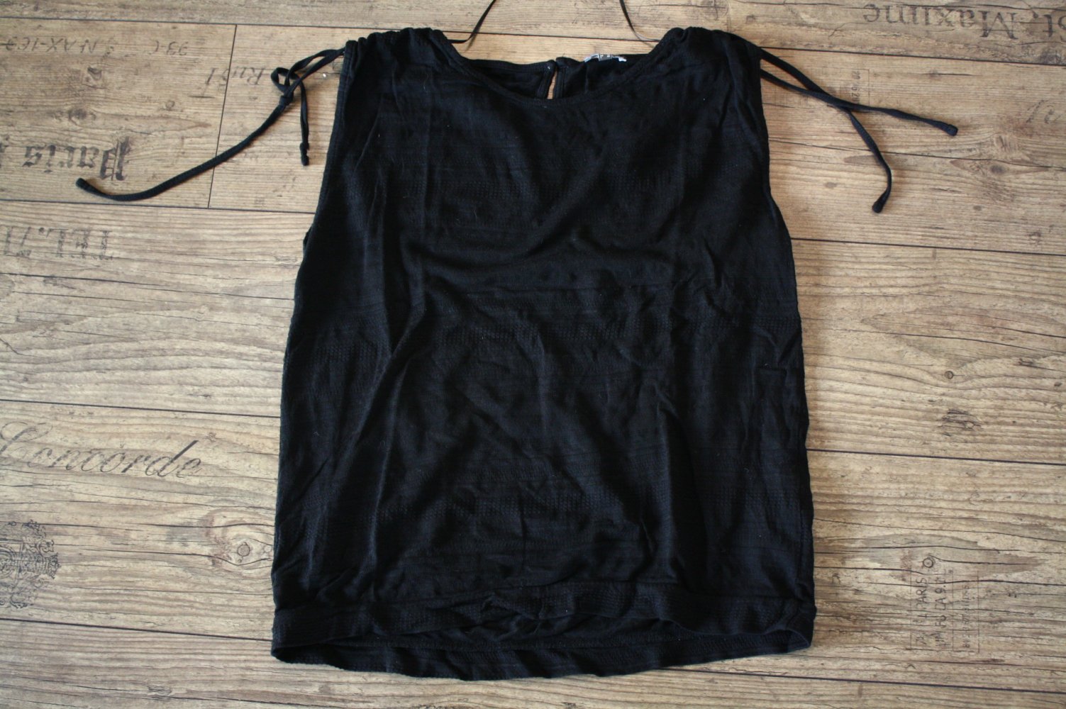 Schwarzes Street One Tshirt schwarz Sommershirt oder Bluse M L 40 Knopf hinten