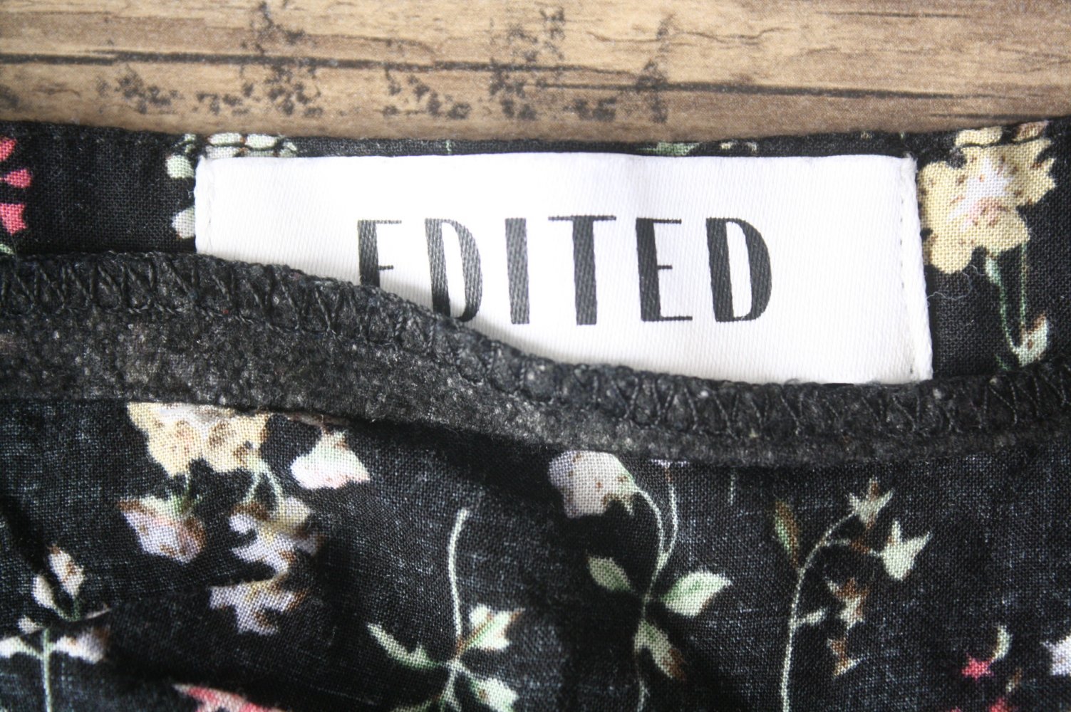 Edited Midi Maxikleid Cut Outs Wickelkleid geknöpft Mille Fleur 34 36 Blumenkleid gesmokte Ärmel