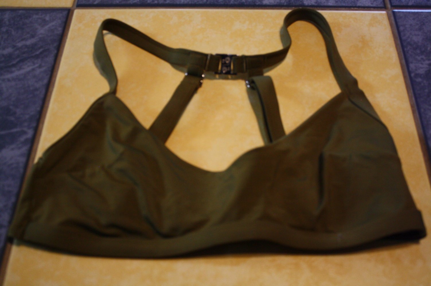 Bikini Oberteil Khaki 40 oder Bustier Bra (entspricht 75 C -80 C oder M /L 40 