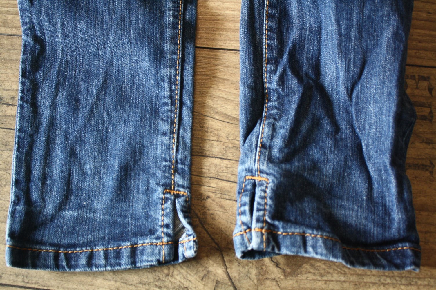 Bennetton Slim Jeans Blue Jeans W 27 Jeans Xs 34 36 am Bein leicht geschlitzt