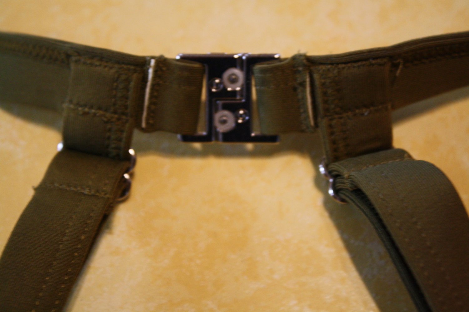 Bikini Oberteil Khaki 40 oder Bustier Bra (entspricht 75 C -80 C oder M /L 40 