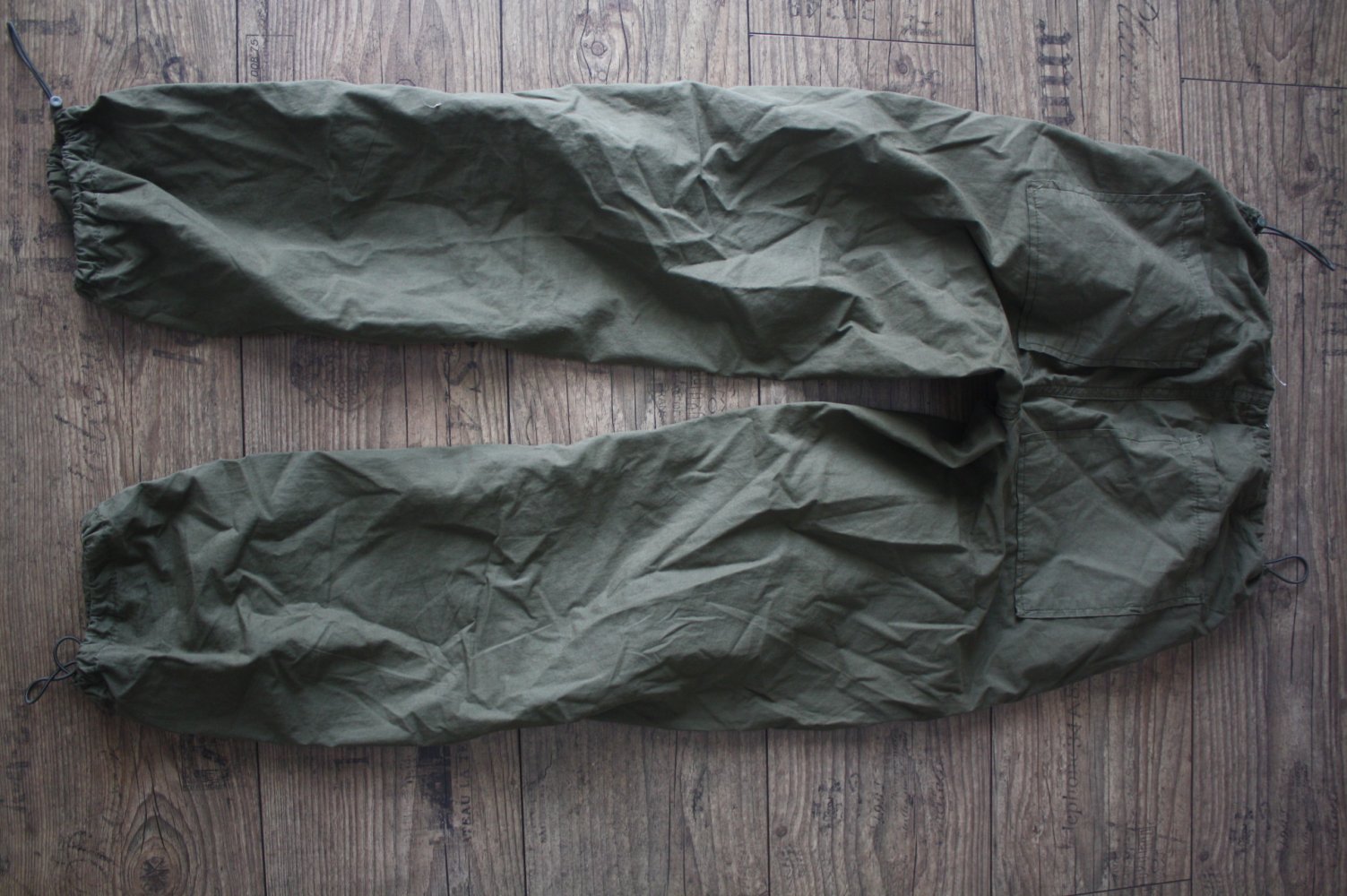 Stradivarius Parachute Pants Fallschirmhose Fliegerhose Cargopant Khaki 34 36 TOP reine Baumwolle 