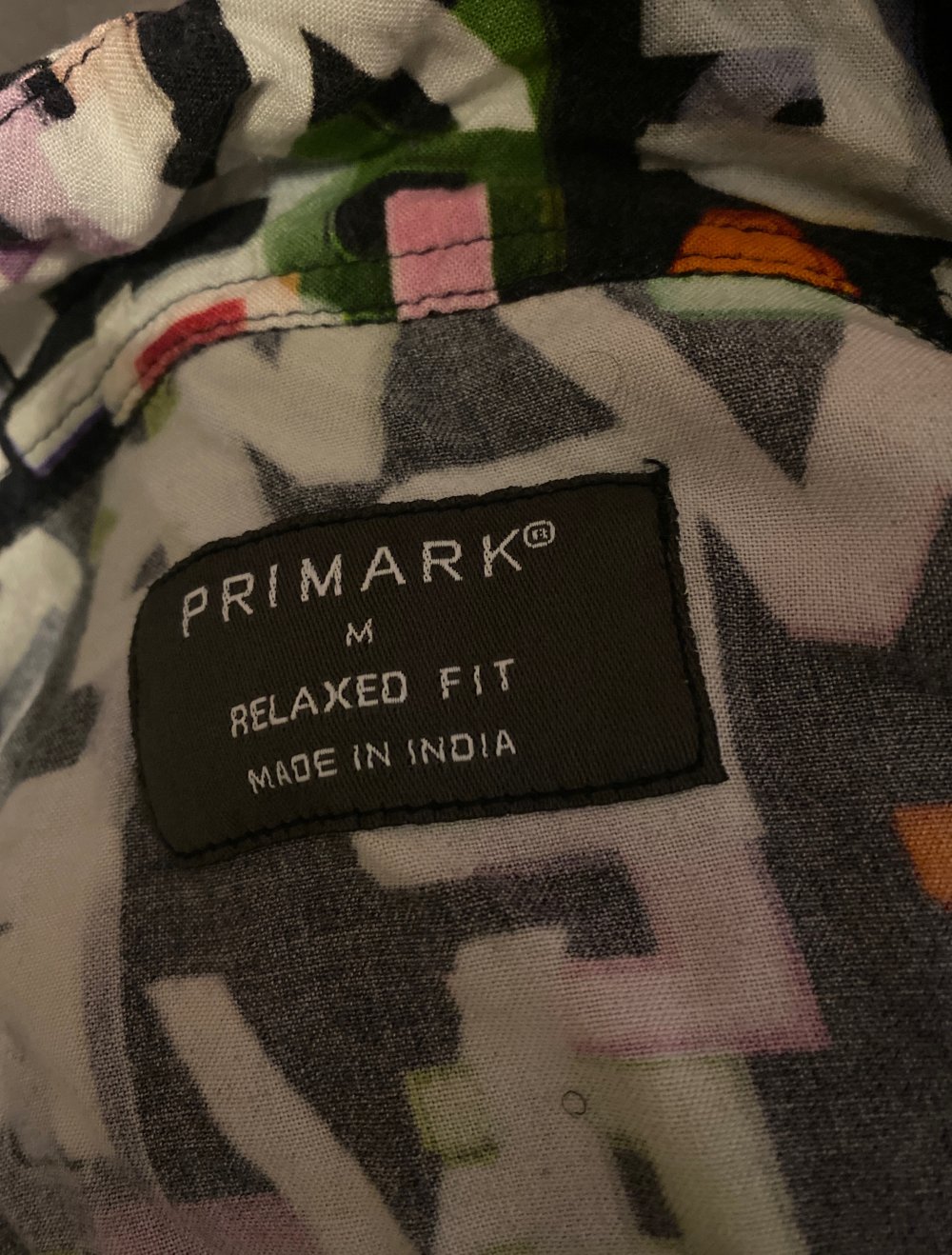 buntes kurzärmliges männerhemd