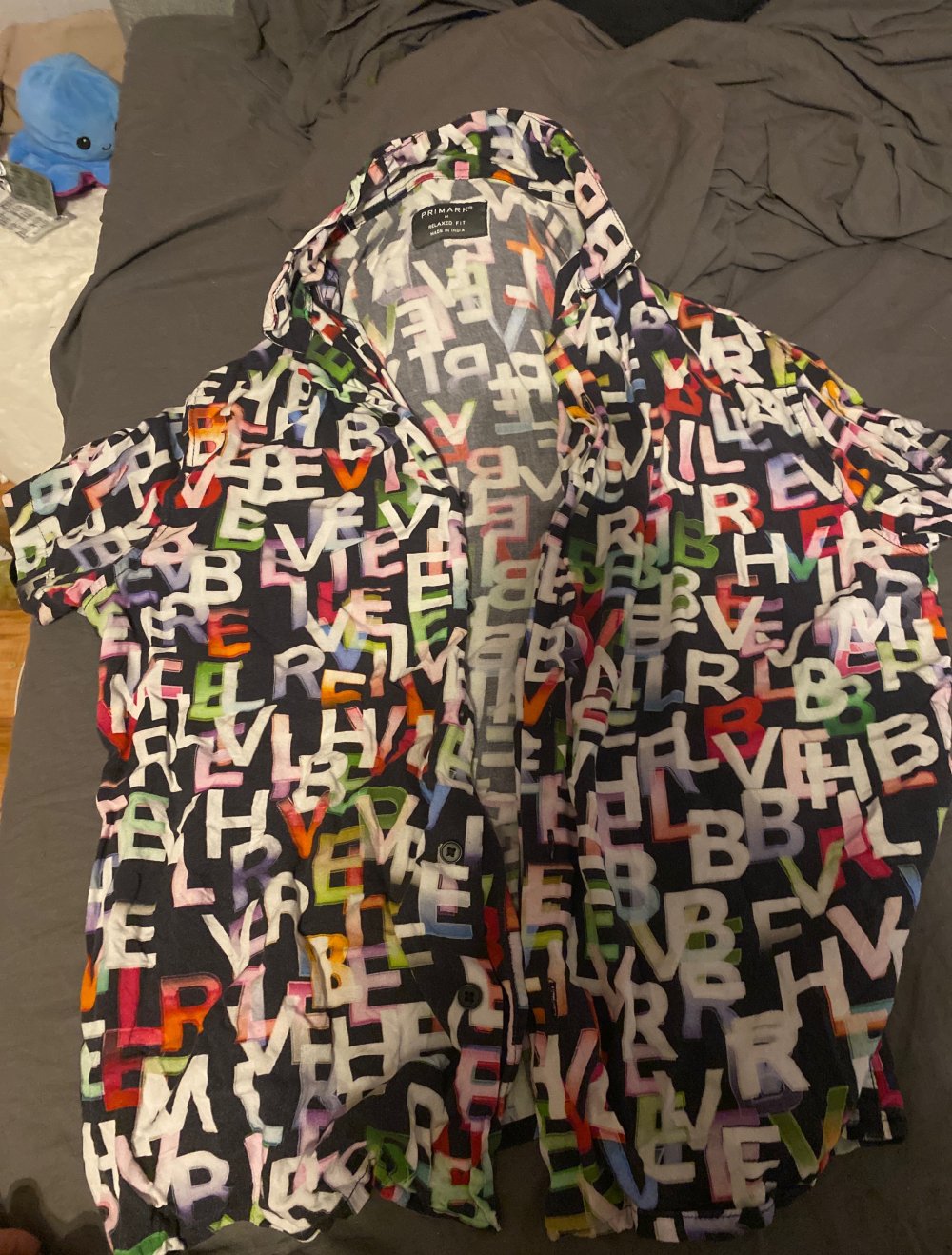 buntes kurzärmliges männerhemd