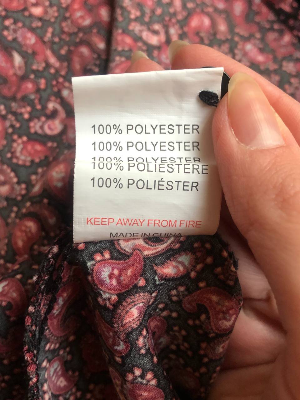 burgunderrotes Kleid mit Print