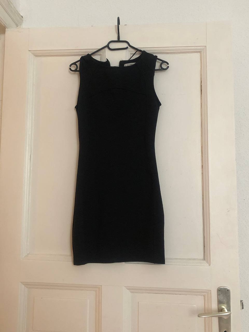 Schwarzes Mini-Kleid