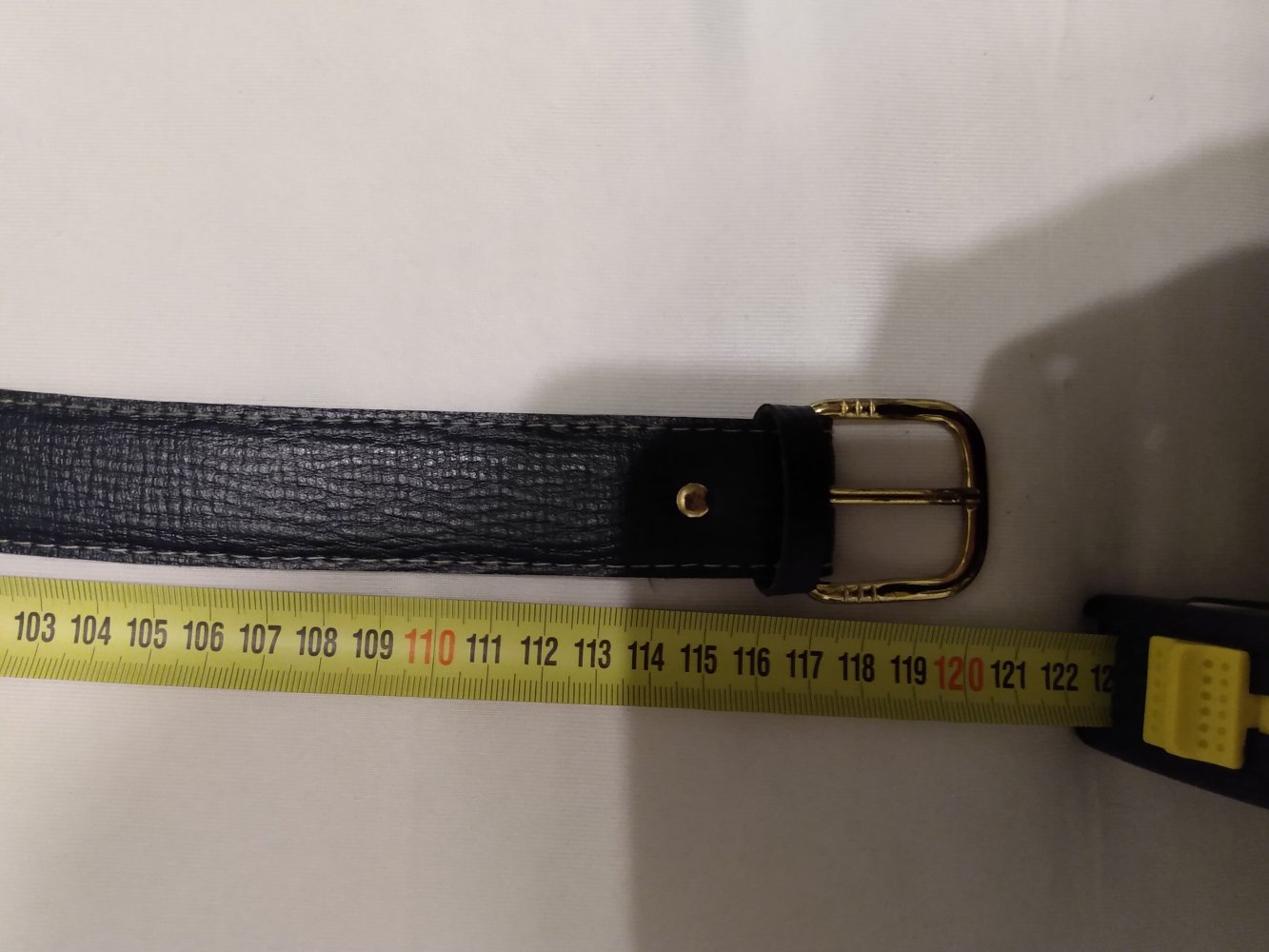 schwarzer Ledergürtel