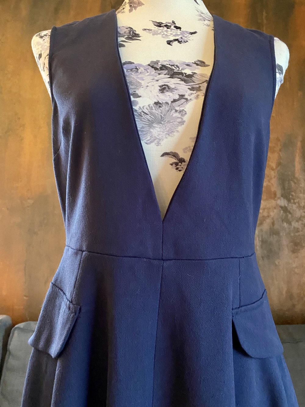 Zara Kleid mit tiefem Ausschnitt 