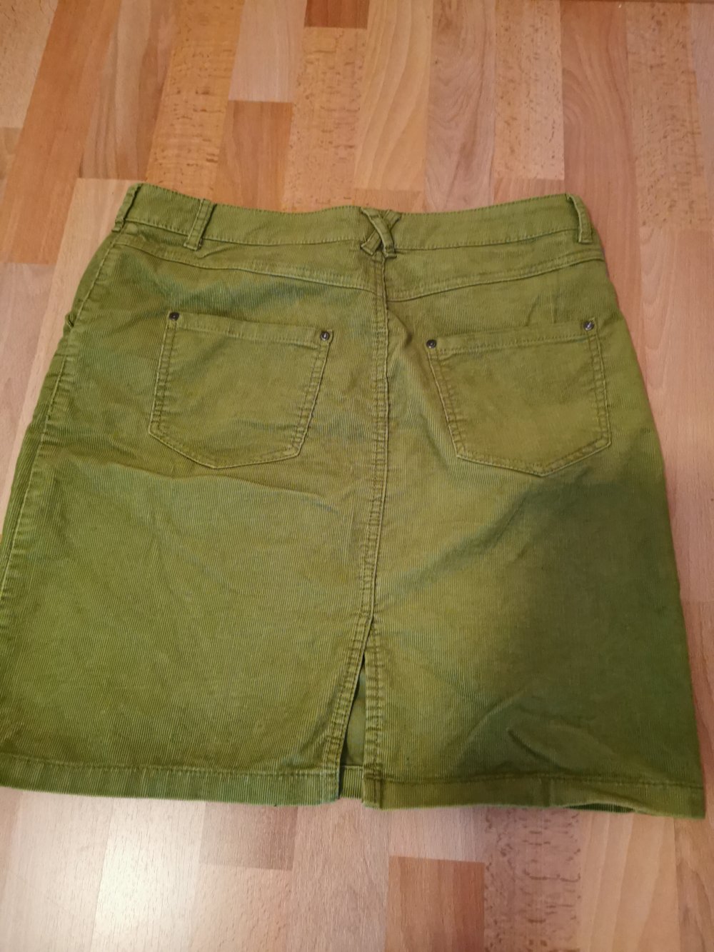 maigrüner  Damen- Cord- Rock, GR. 40