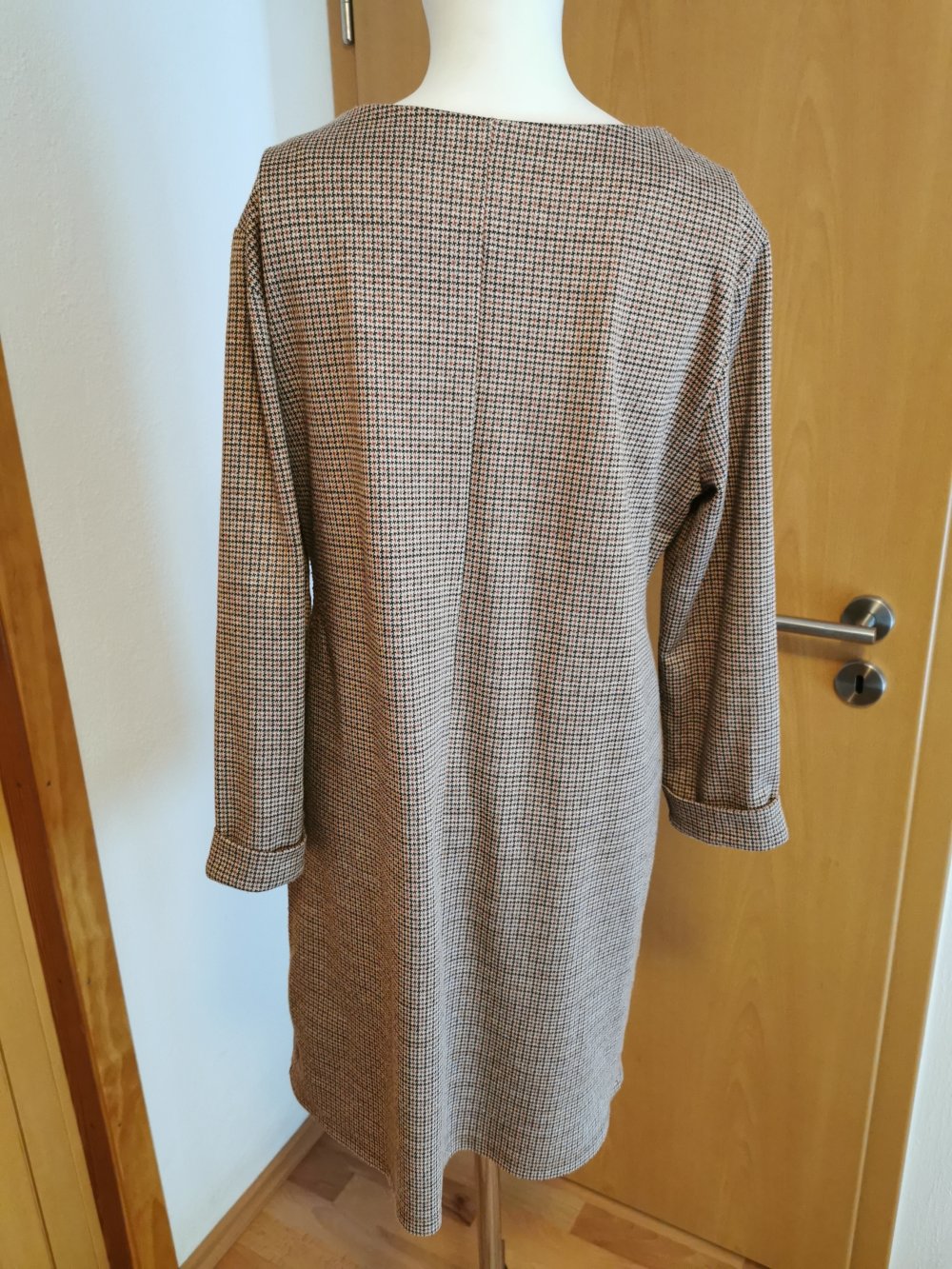 braun gemustertes Damen- Kleid, Gr. 40